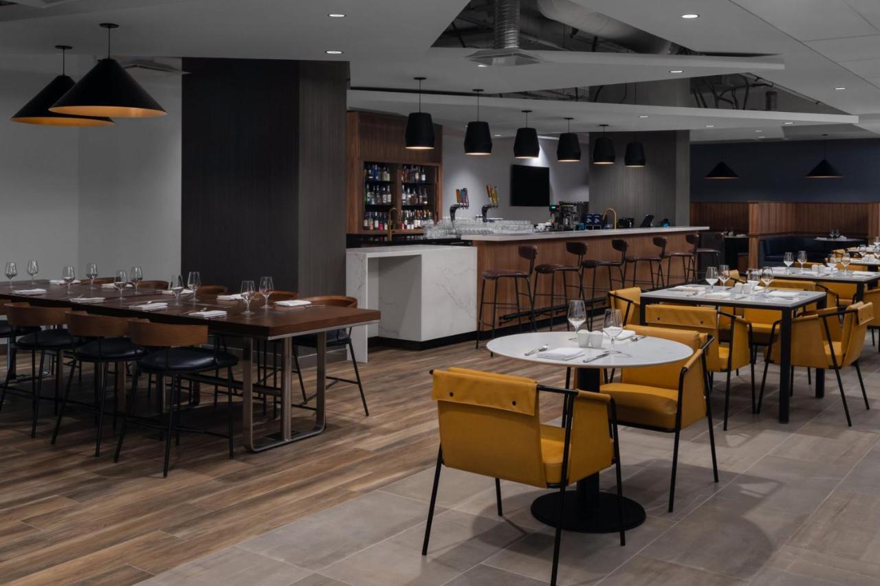 Courtyard By Marriott Calgary Downtown 호텔 외부 사진